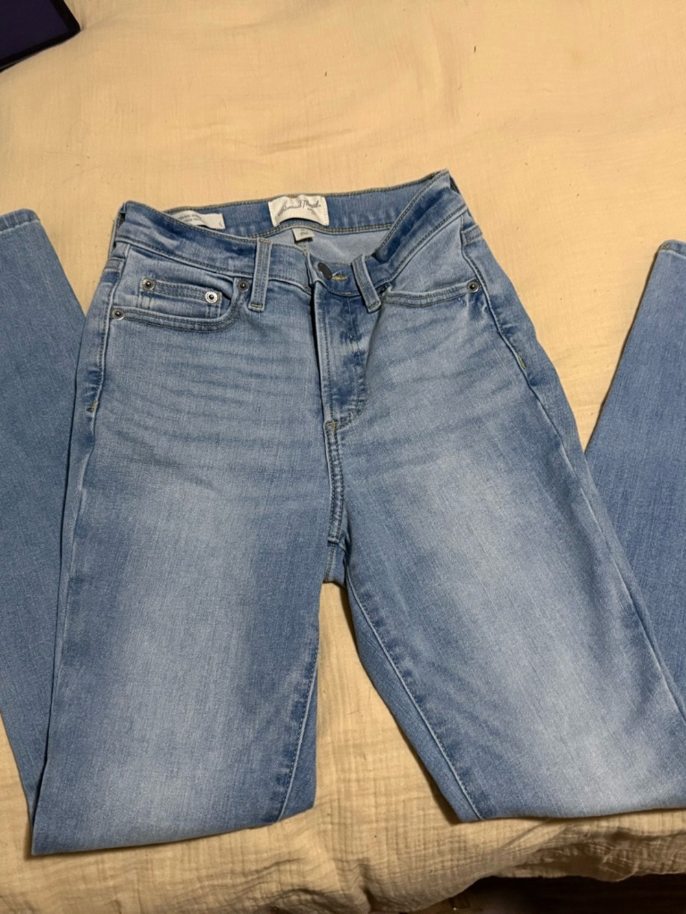 Universal Thread Light Blue High Rise Women's Jeans